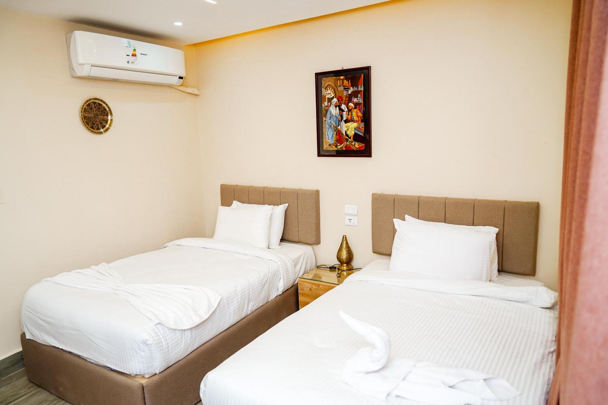 Pyramids Hotel Kafret el-Gabal Екстериор снимка