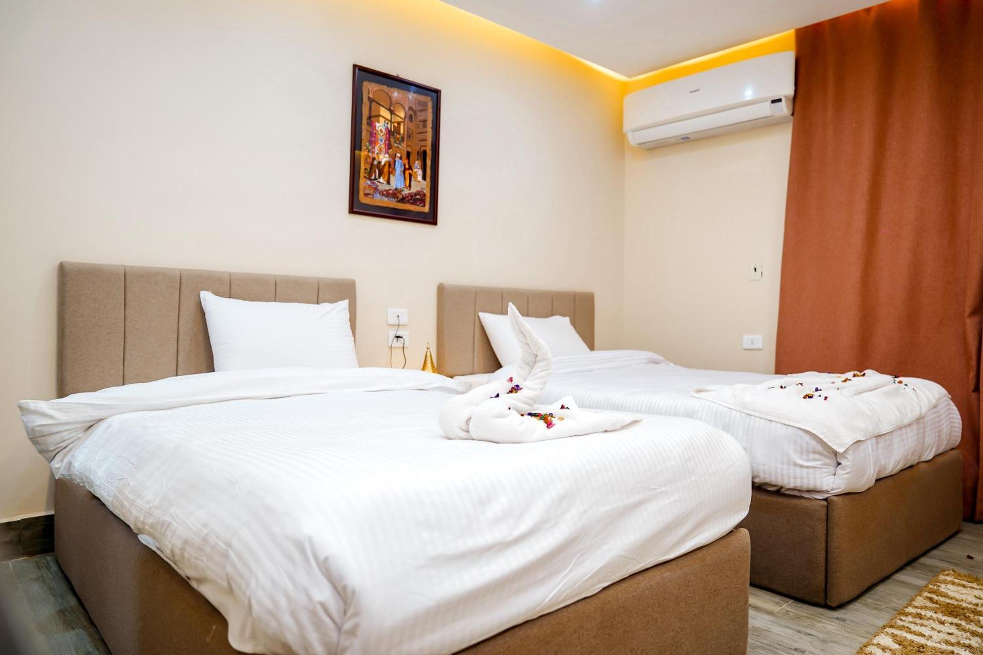 Pyramids Hotel Kafret el-Gabal Екстериор снимка