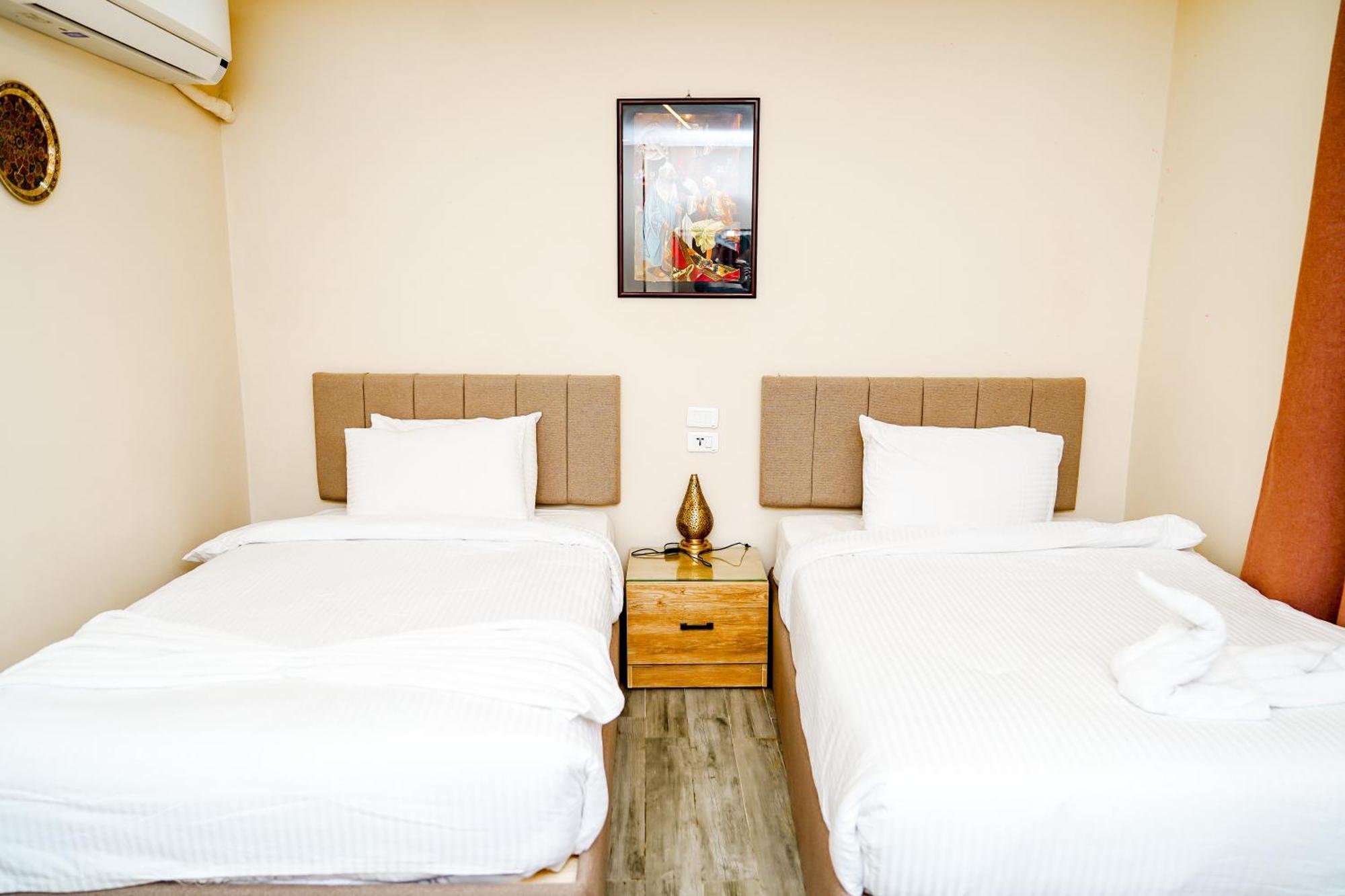 Pyramids Hotel Kafret el-Gabal Екстериор снимка