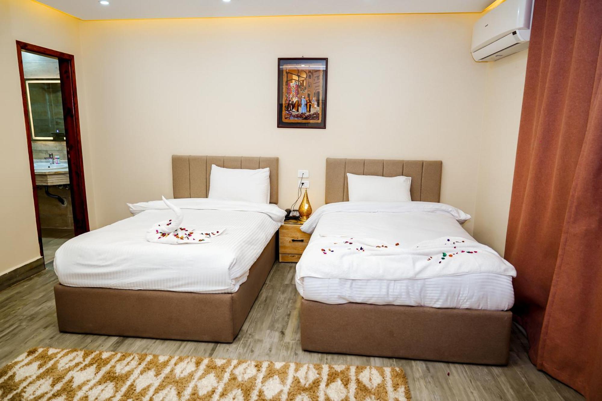 Pyramids Hotel Kafret el-Gabal Екстериор снимка