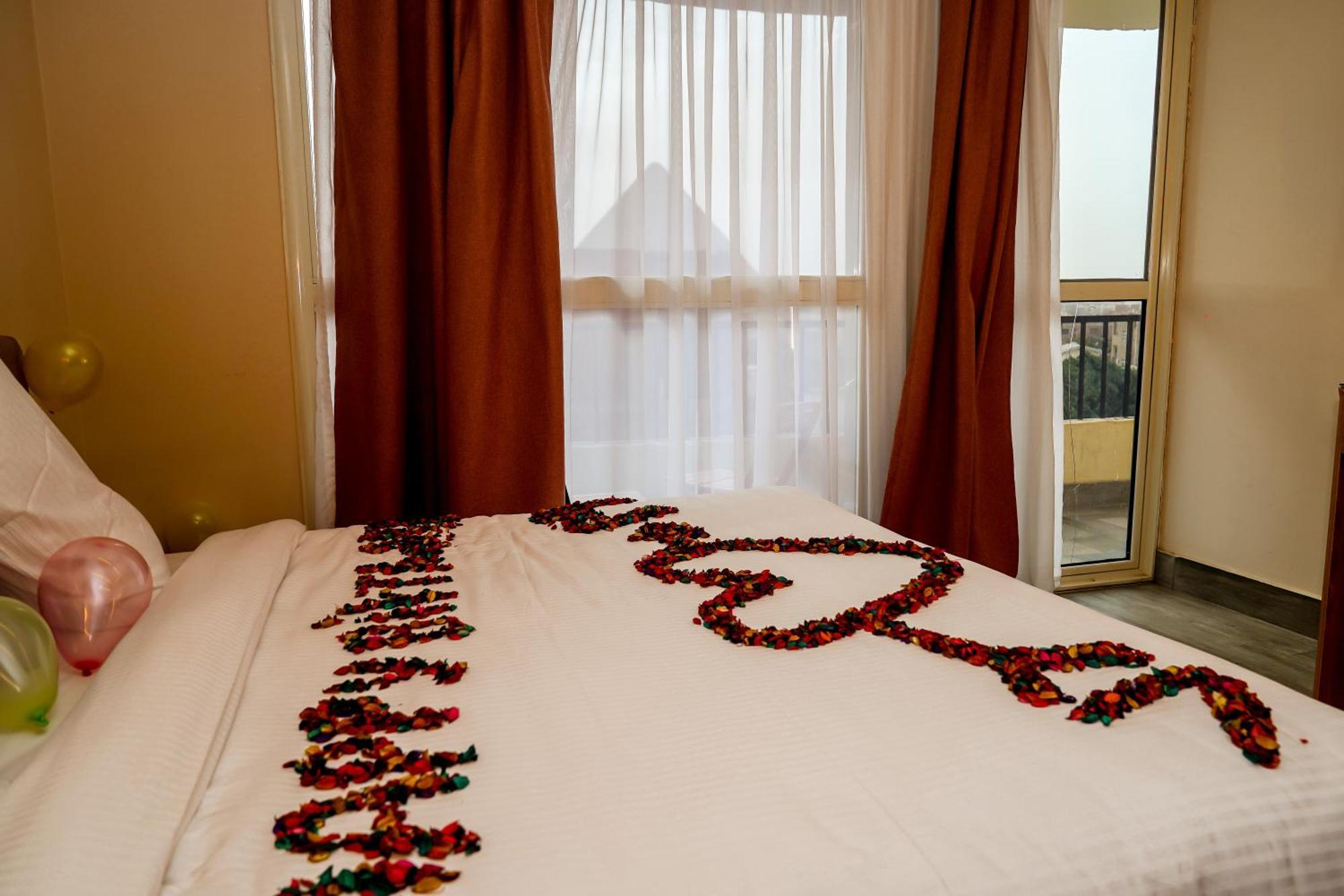 Pyramids Hotel Kafret el-Gabal Екстериор снимка