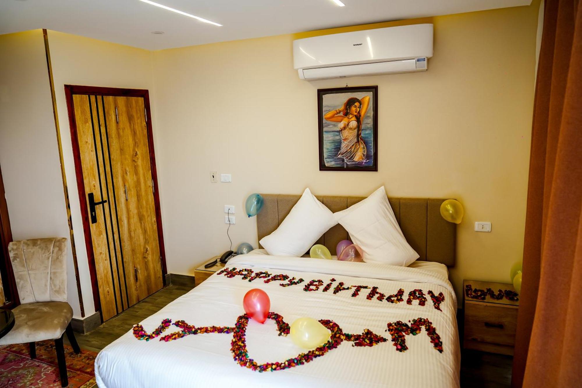 Pyramids Hotel Kafret el-Gabal Екстериор снимка