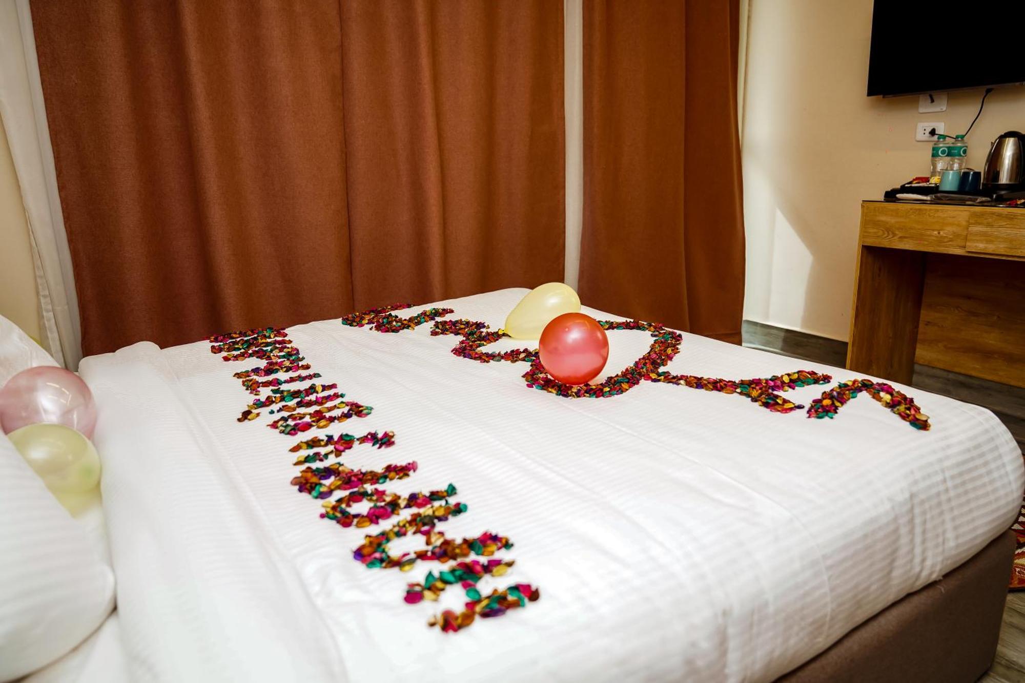 Pyramids Hotel Kafret el-Gabal Екстериор снимка
