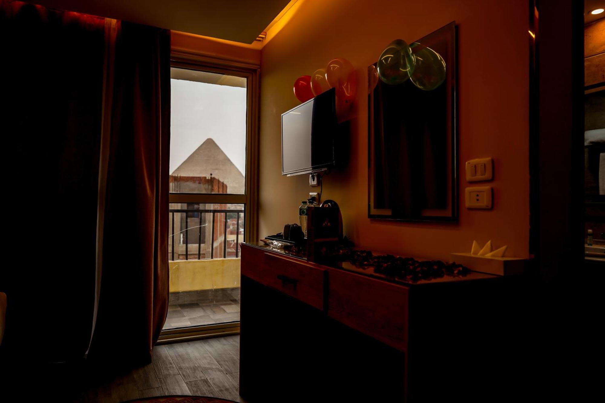 Pyramids Hotel Kafret el-Gabal Екстериор снимка