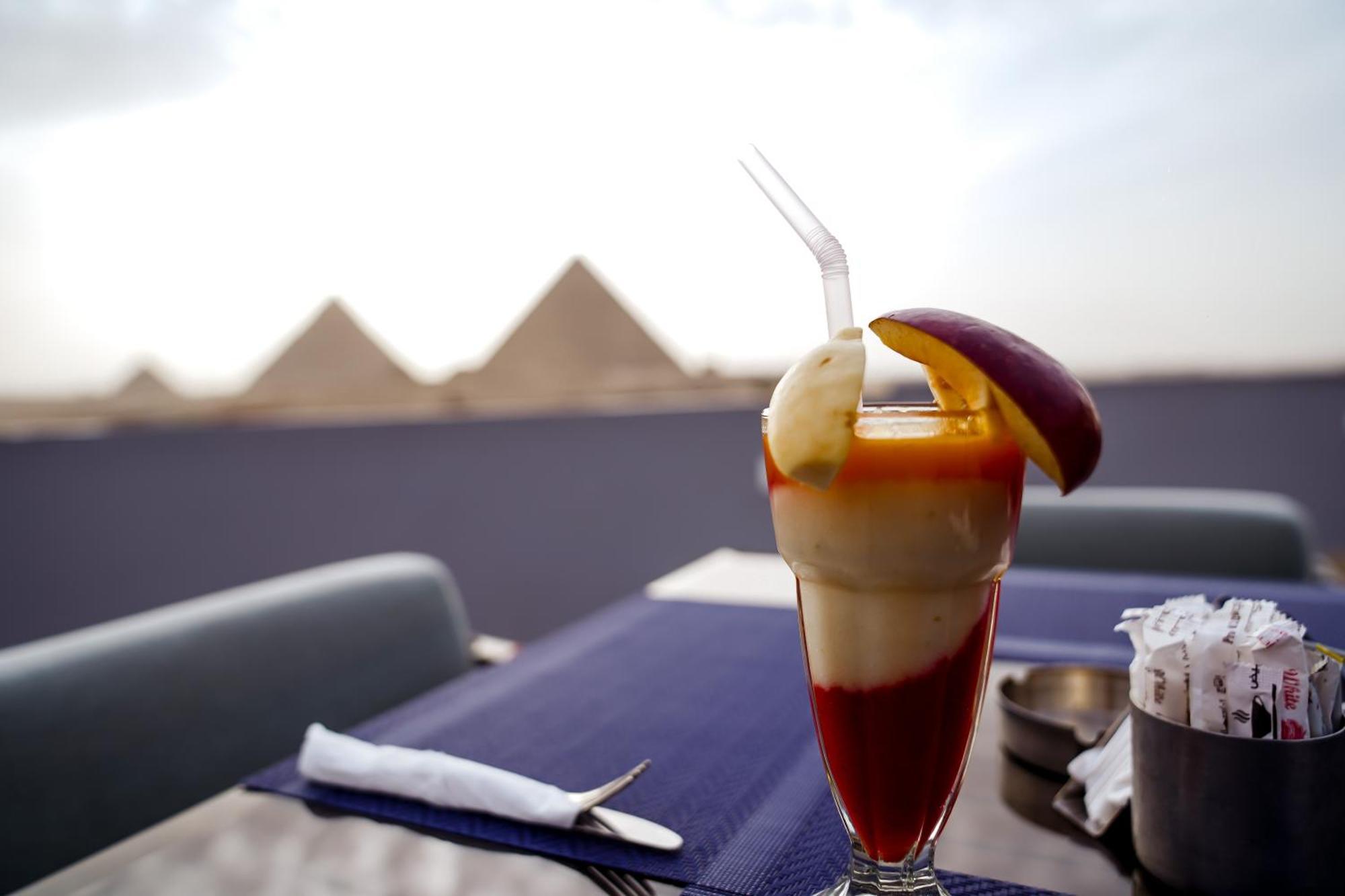Pyramids Hotel Kafret el-Gabal Екстериор снимка