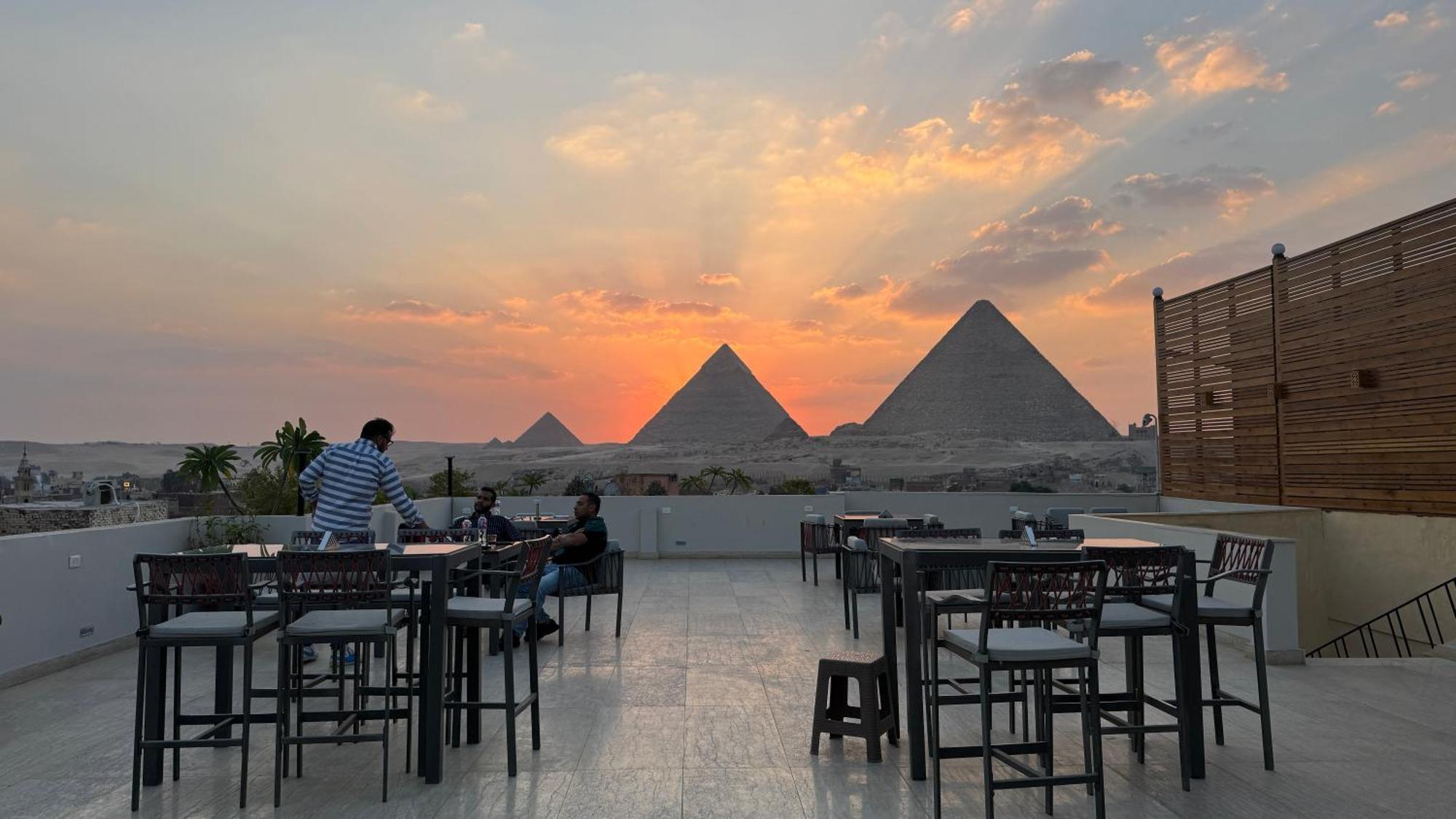 Pyramids Hotel Kafret el-Gabal Екстериор снимка